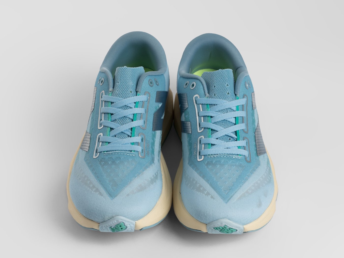 Кроссовки New Balance FuelCell Rebel V4