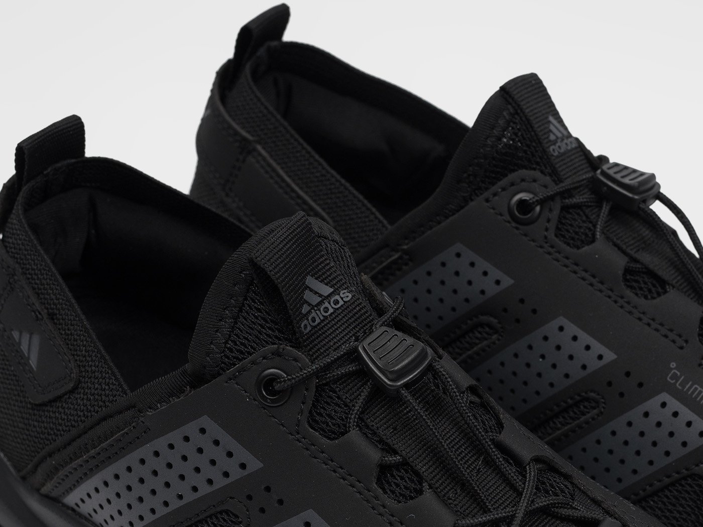 Кроссовки Adidas Daroga 25