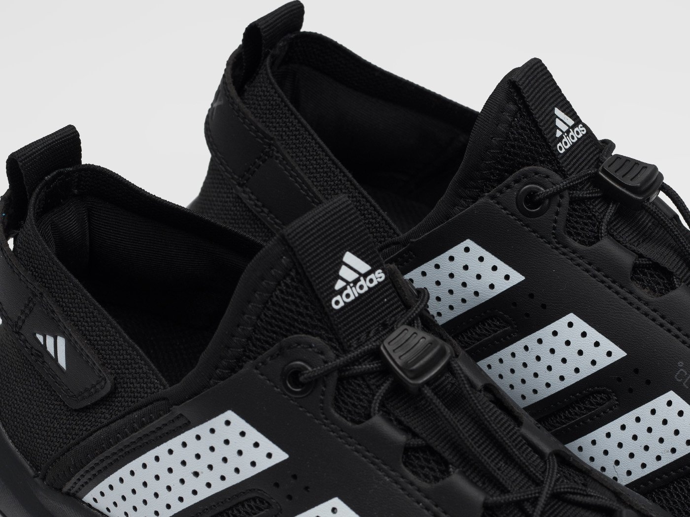 Кроссовки Adidas Daroga 25
