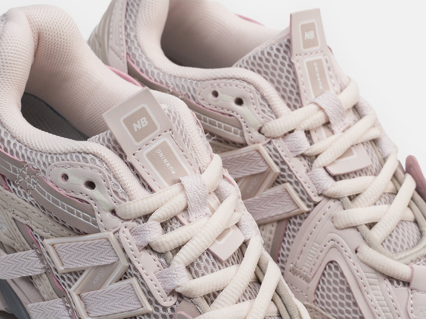 Кроссовки New Balance 1906R