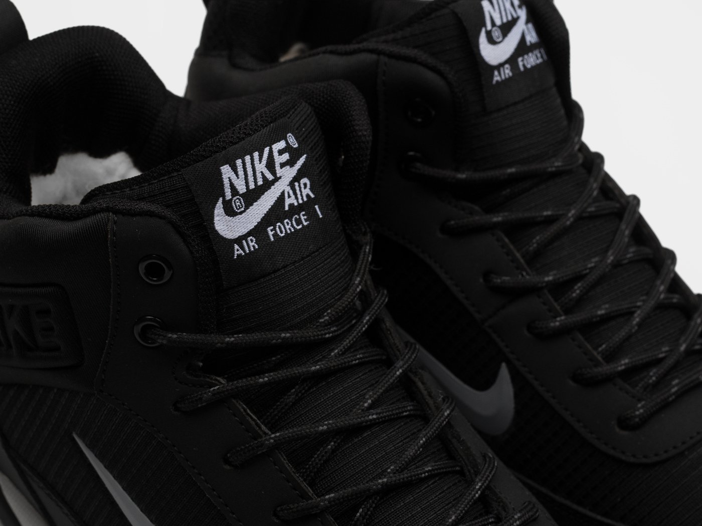 Зимние кроссовки Nike Rivah Mid
