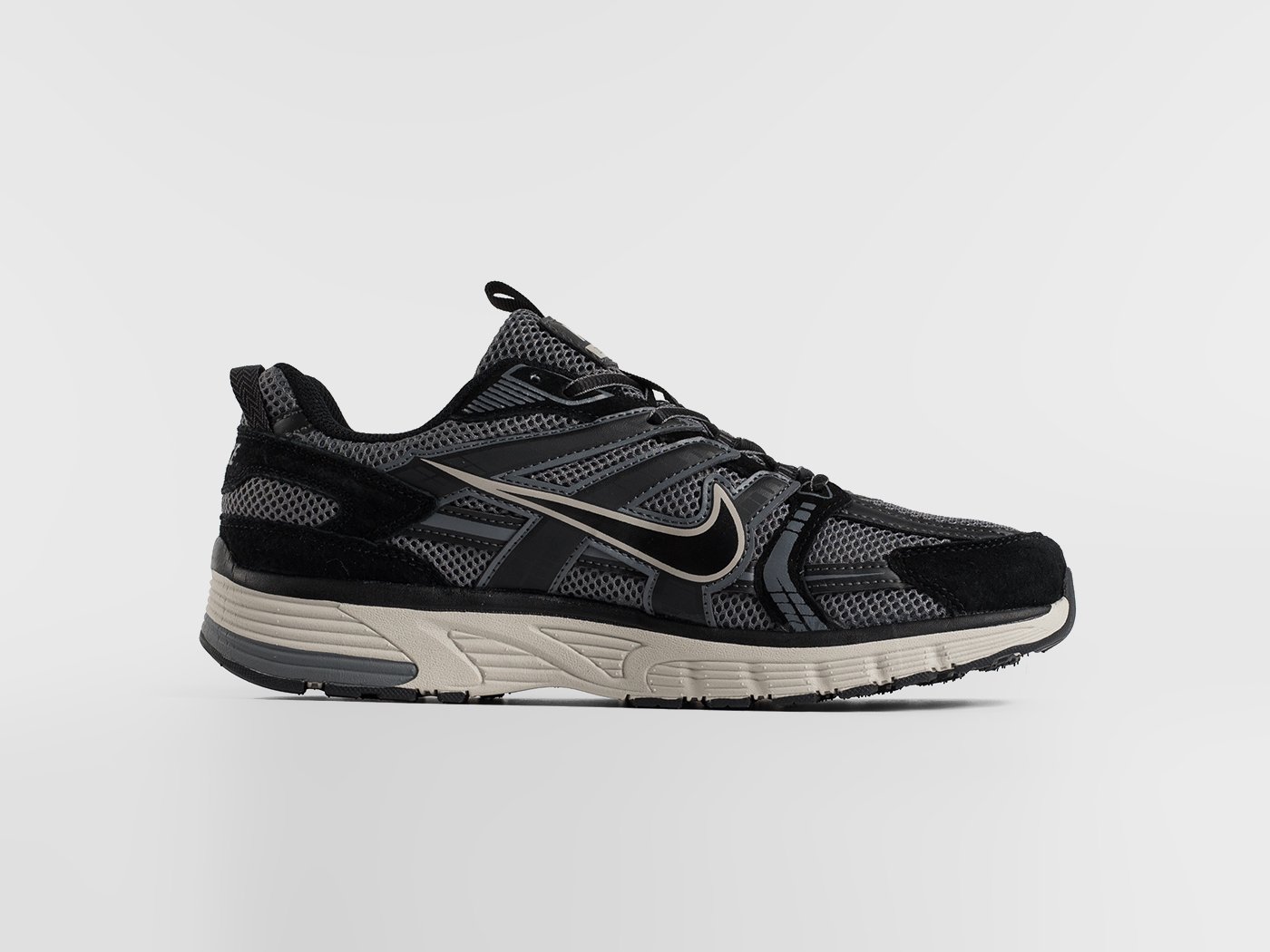 Кроссовки Nike V2K Run