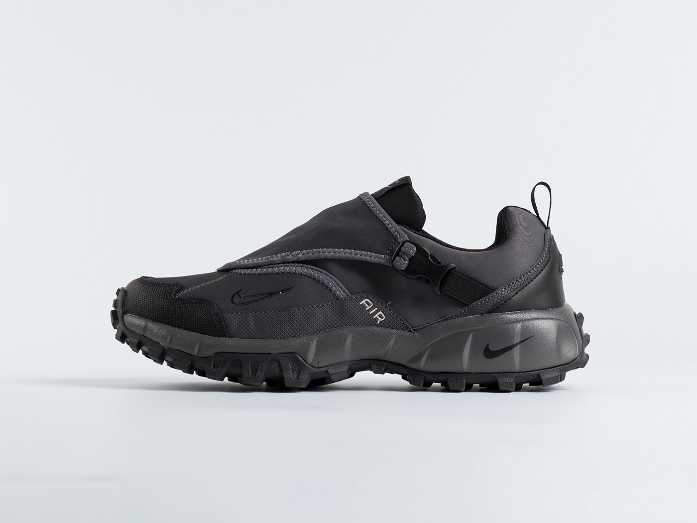 Кроссовки Nike ACG Phassad