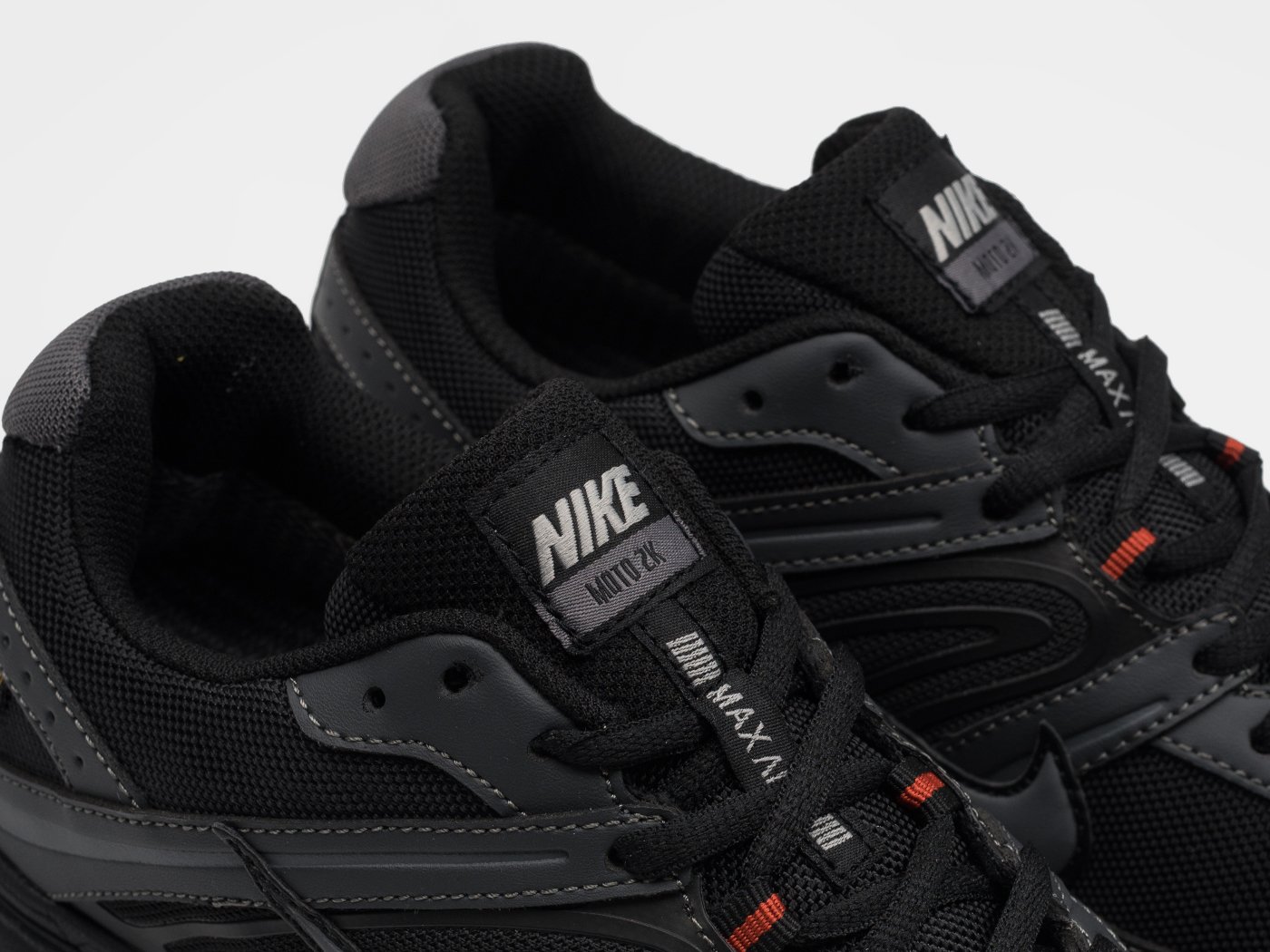 Кроссовки Nike