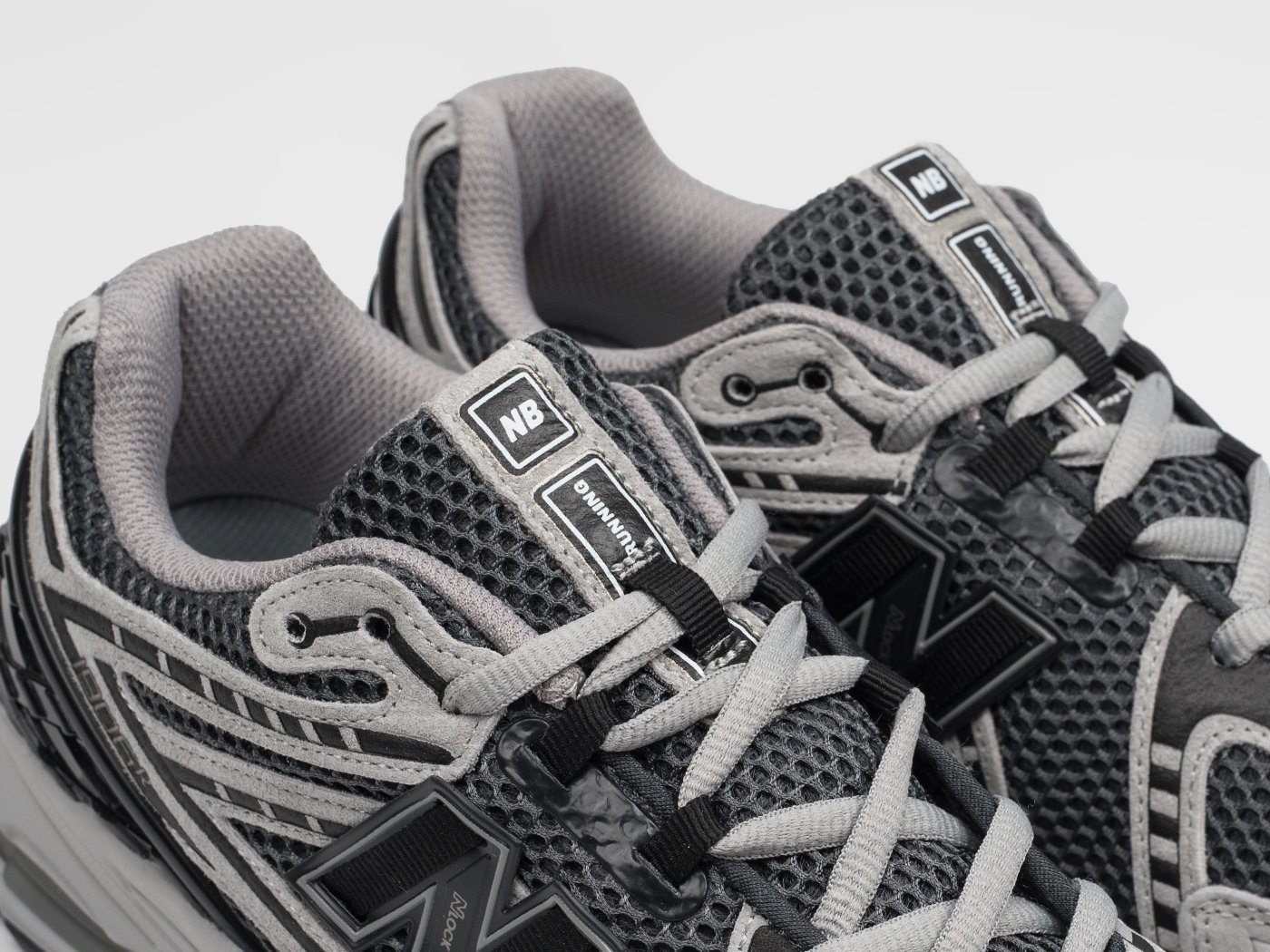 Кроссовки New Balance 1906R