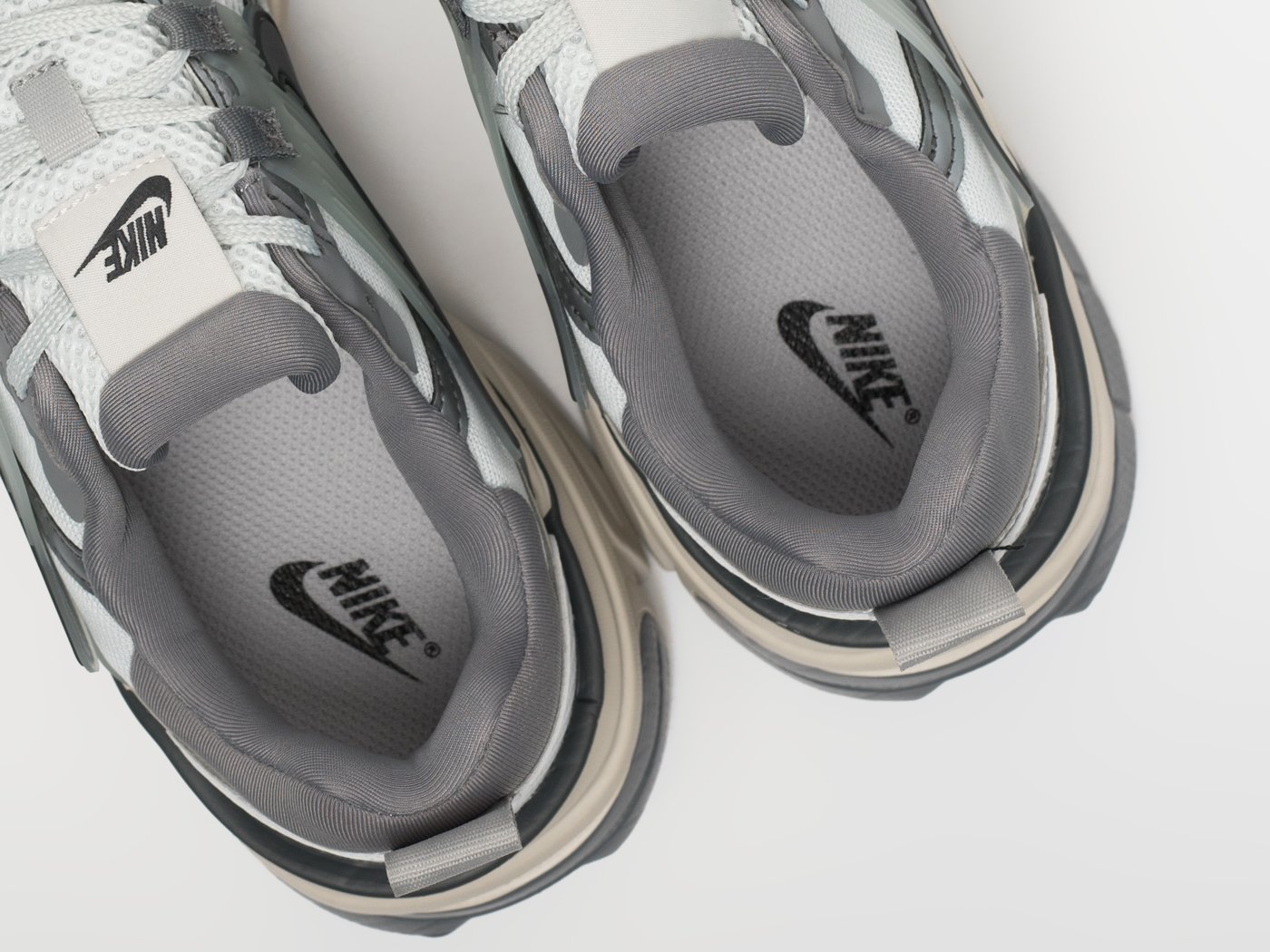 Кроссовки Nike V2K Run