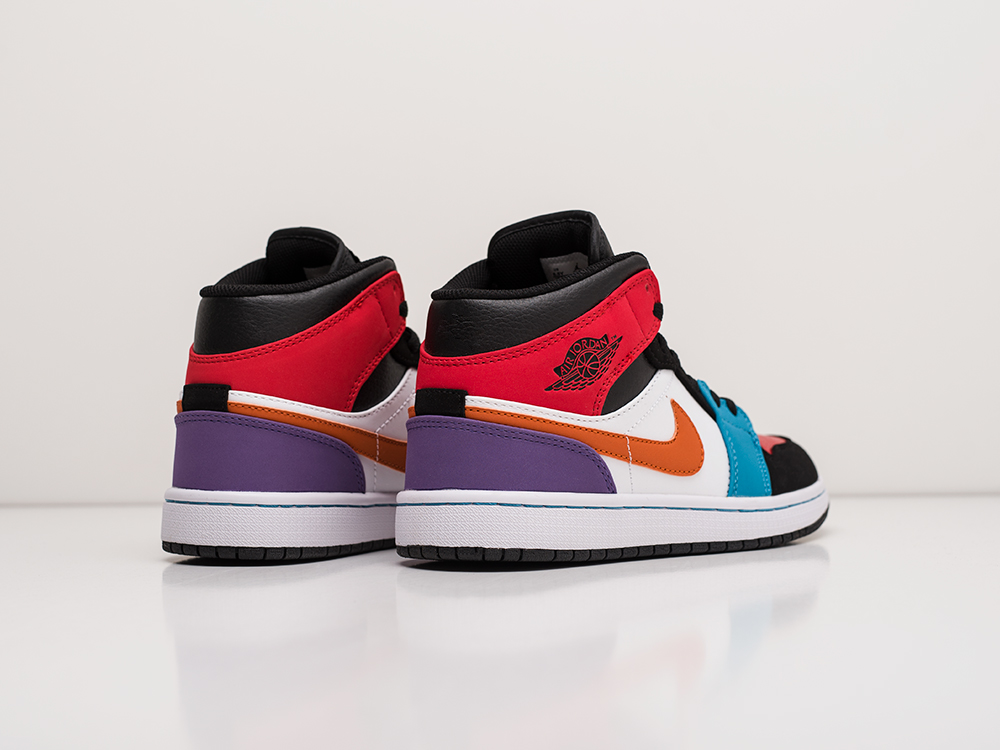 Кроссовки Nike Air Jordan 1 Mid