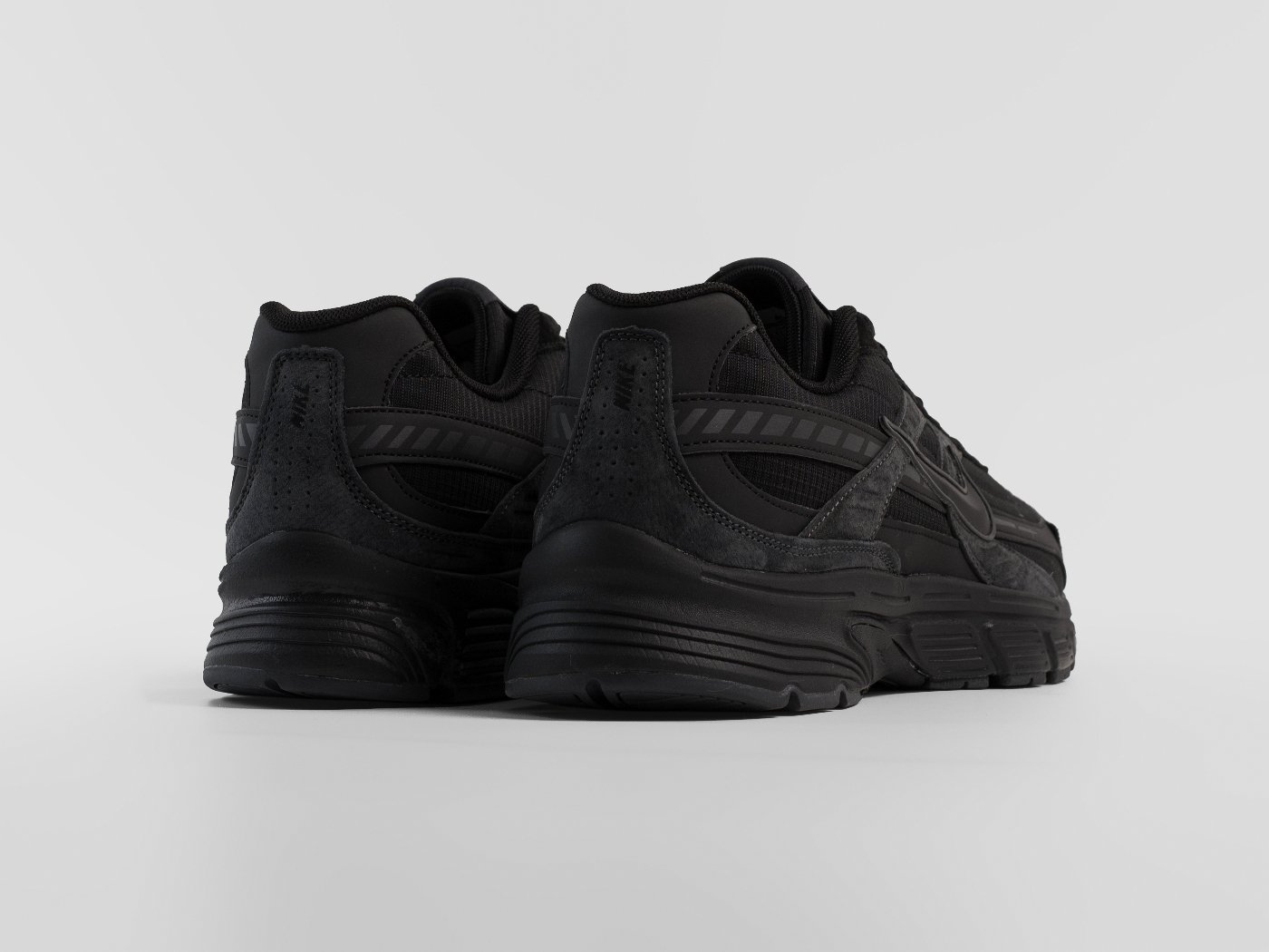 Кроссовки Nike Initiator