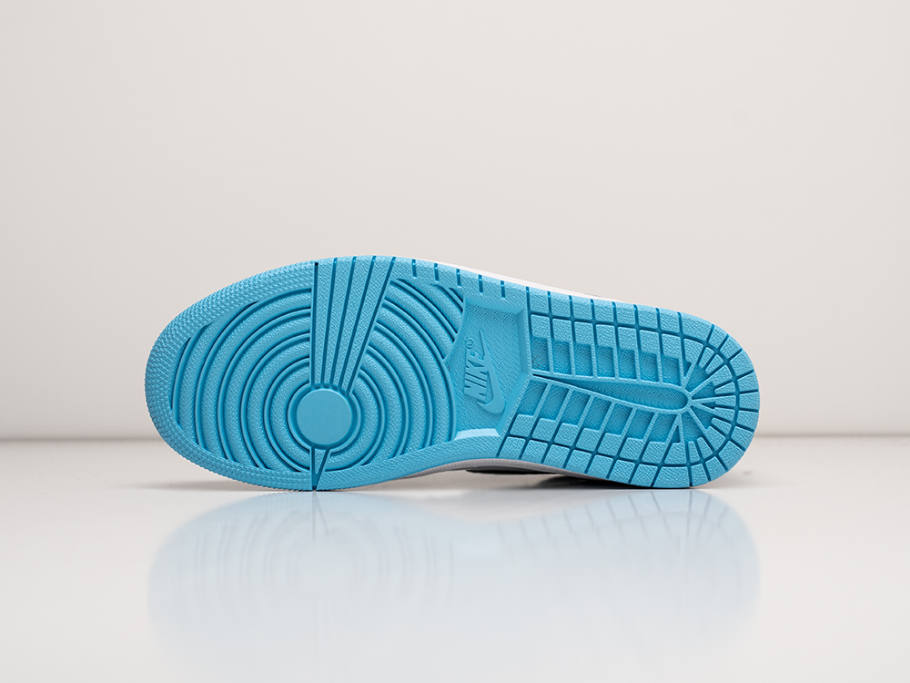 Кроссовки Nike Air Jordan 1 Mid