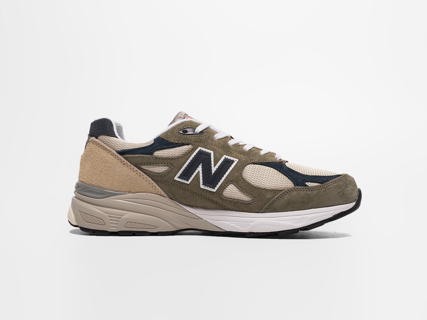 Кроссовки New Balance 990 v3