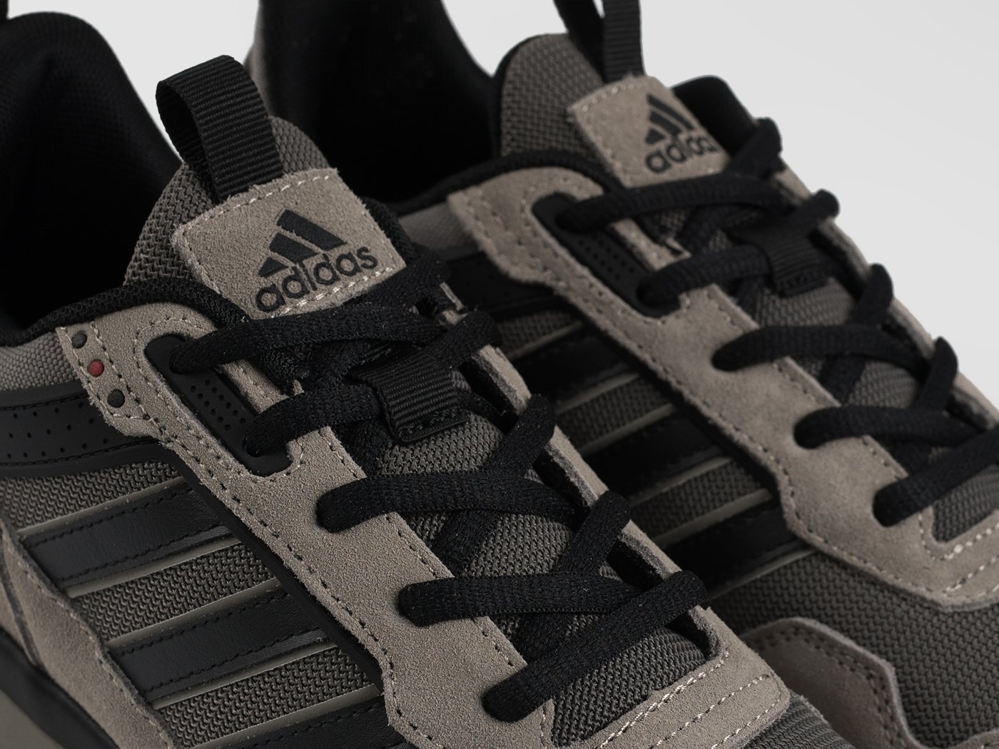 Кроссовки Adidas