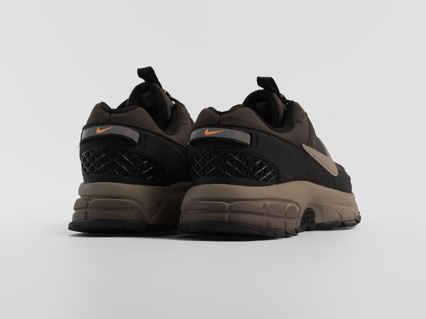 Кроссовки Nike Zoom Vomero 5 Roam