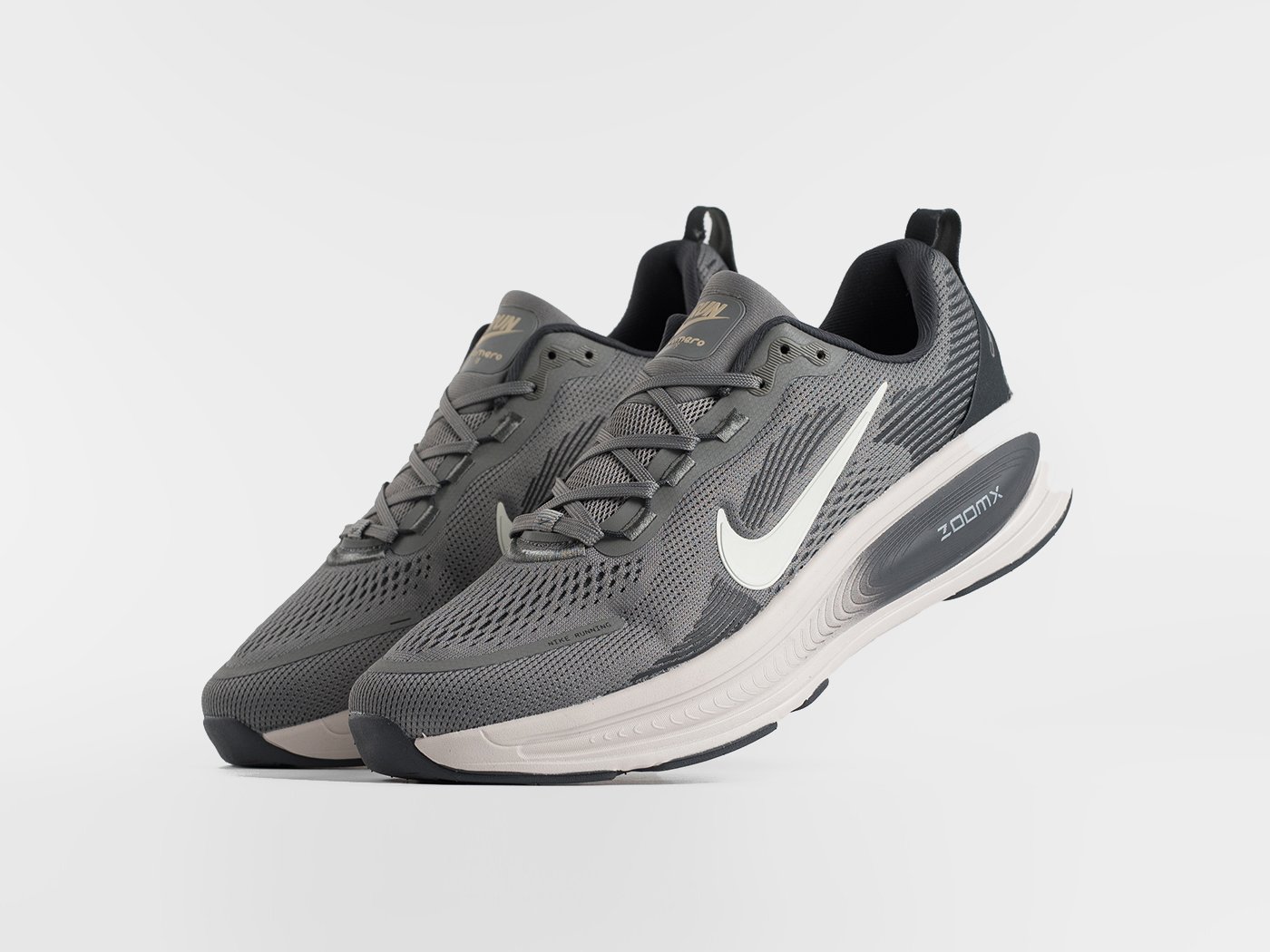 Кроссовки Nike Vomero 18