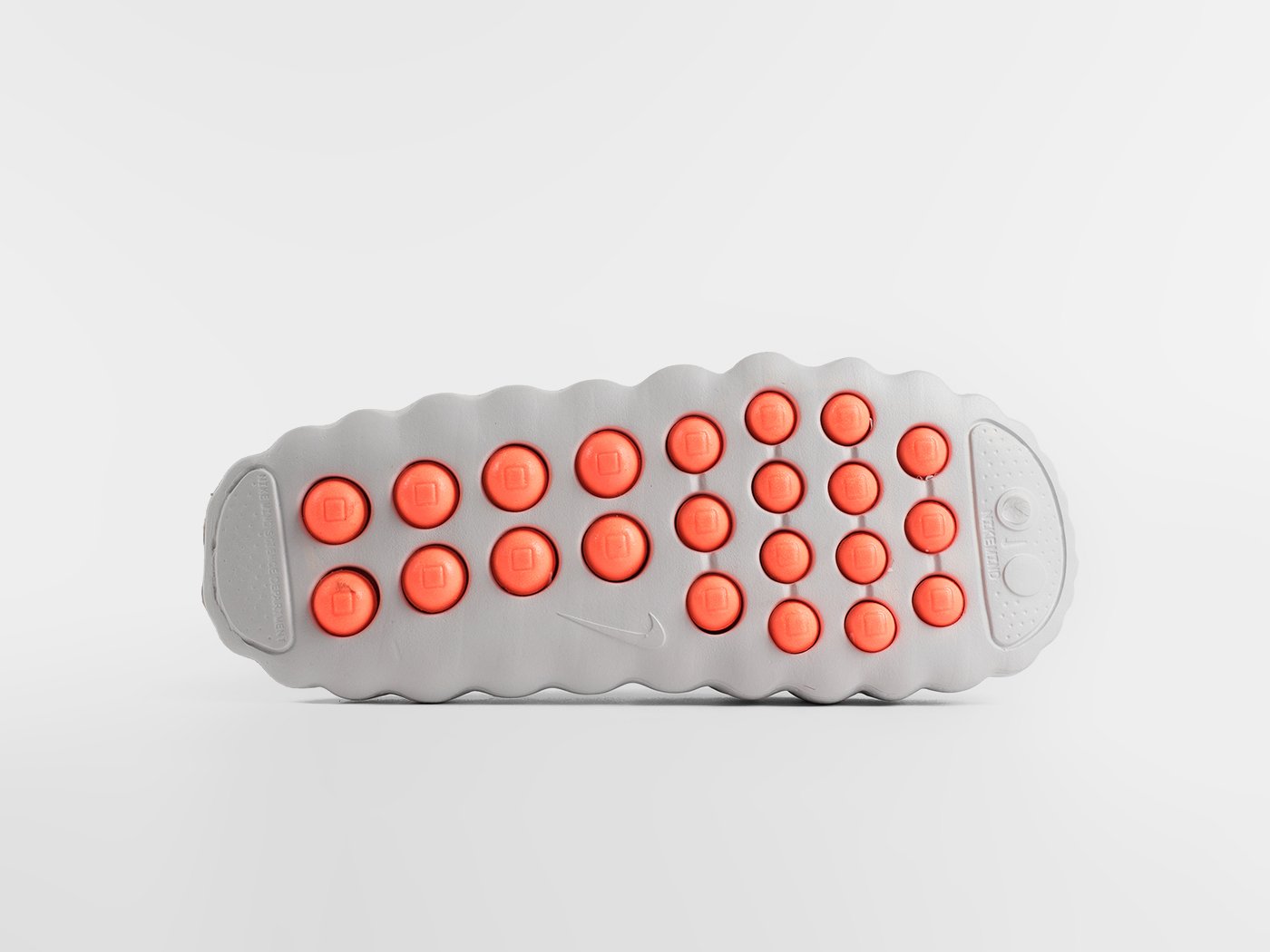 Сланцы Nike Mind 001