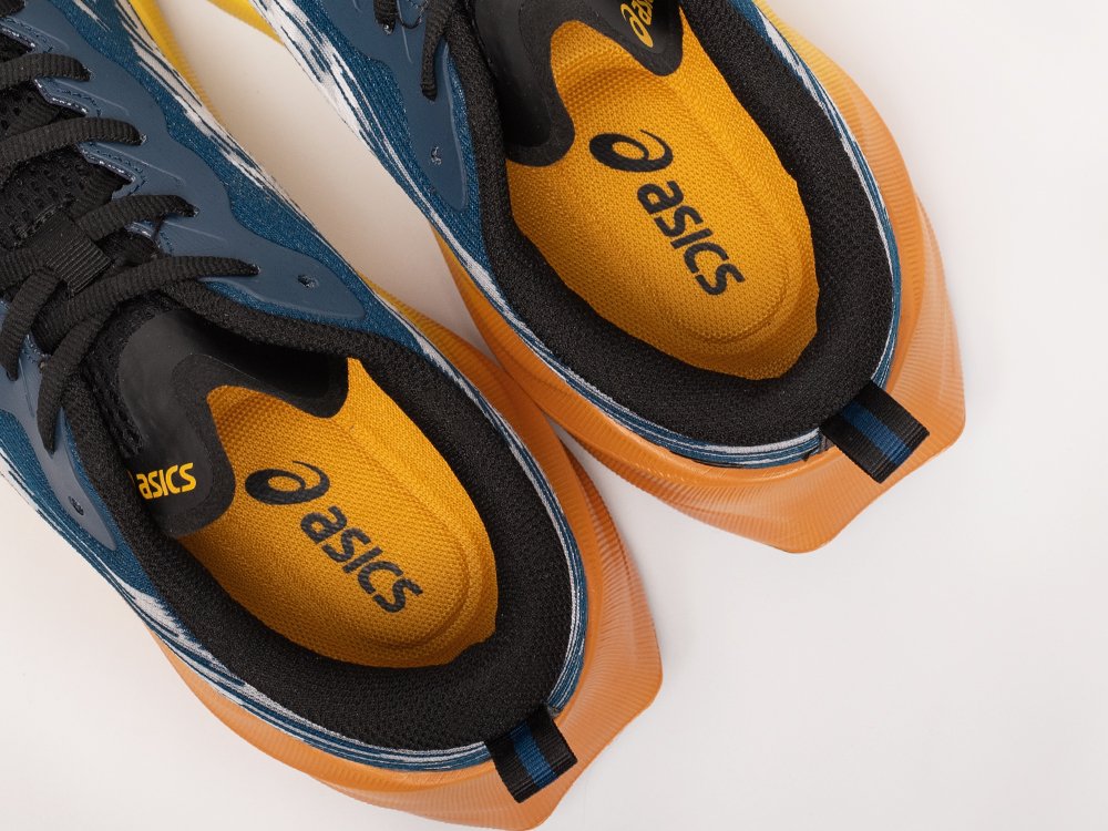 Кроссовки Asics Novablast 3