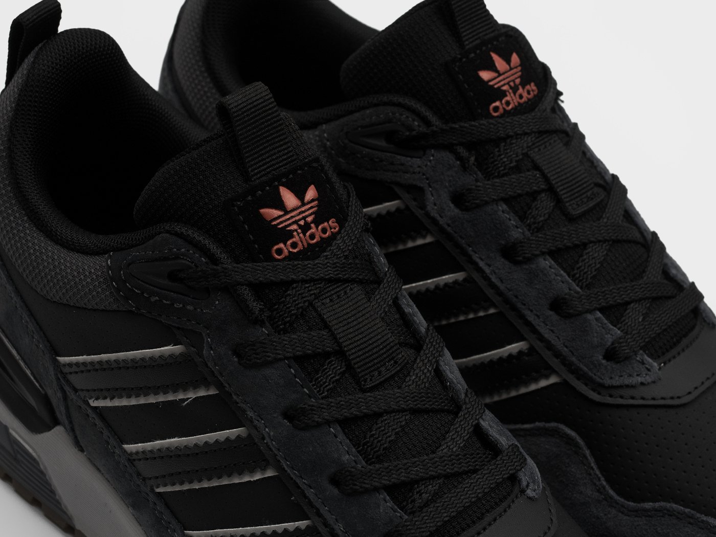Кроссовки Adidas Retropy F2