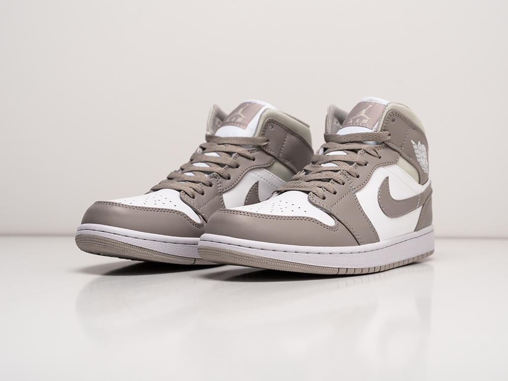Кроссовки Nike Air Jordan 1 Mid