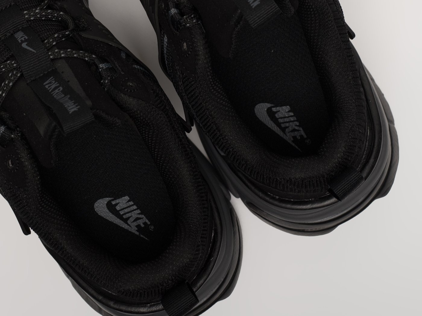 Кроссовки Nike V2K Run