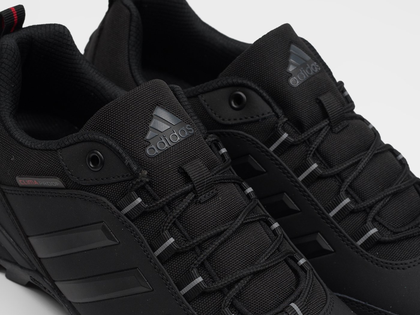 Кроссовки Adidas Climaproof