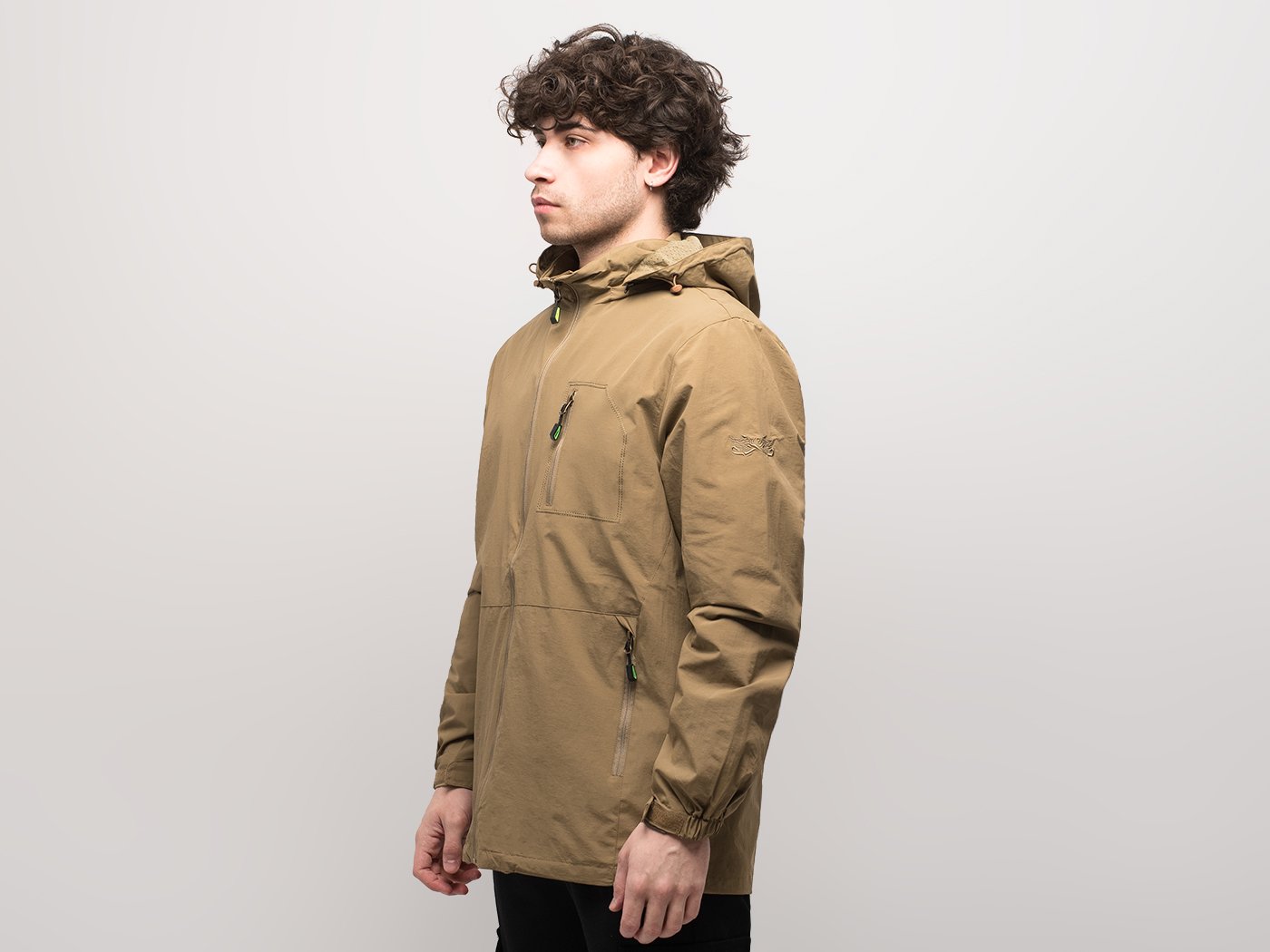 Ветровка Amazon