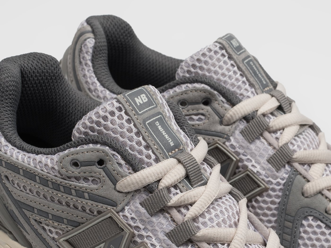 Кроссовки New Balance 1906R