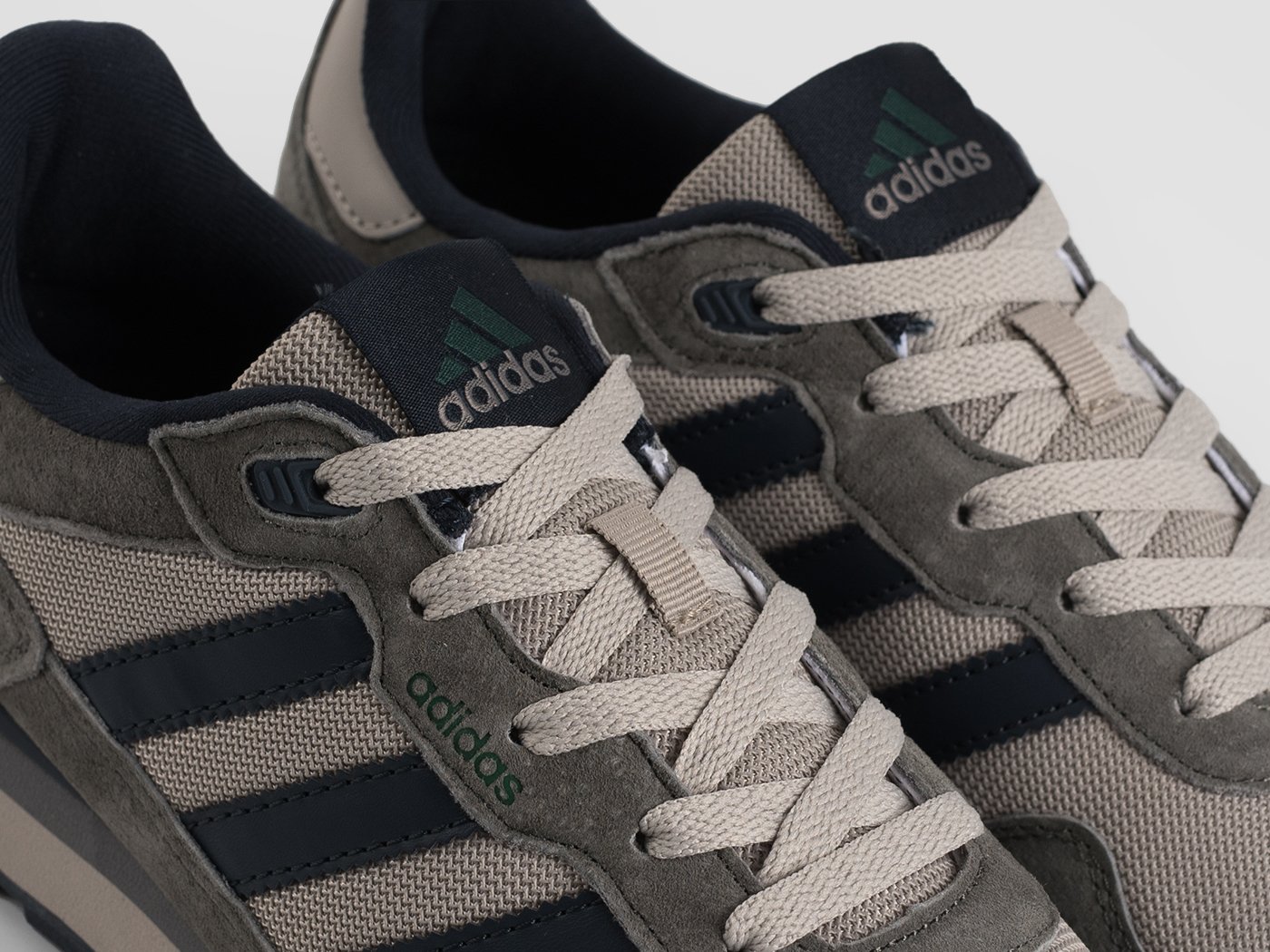 Кроссовки Adidas