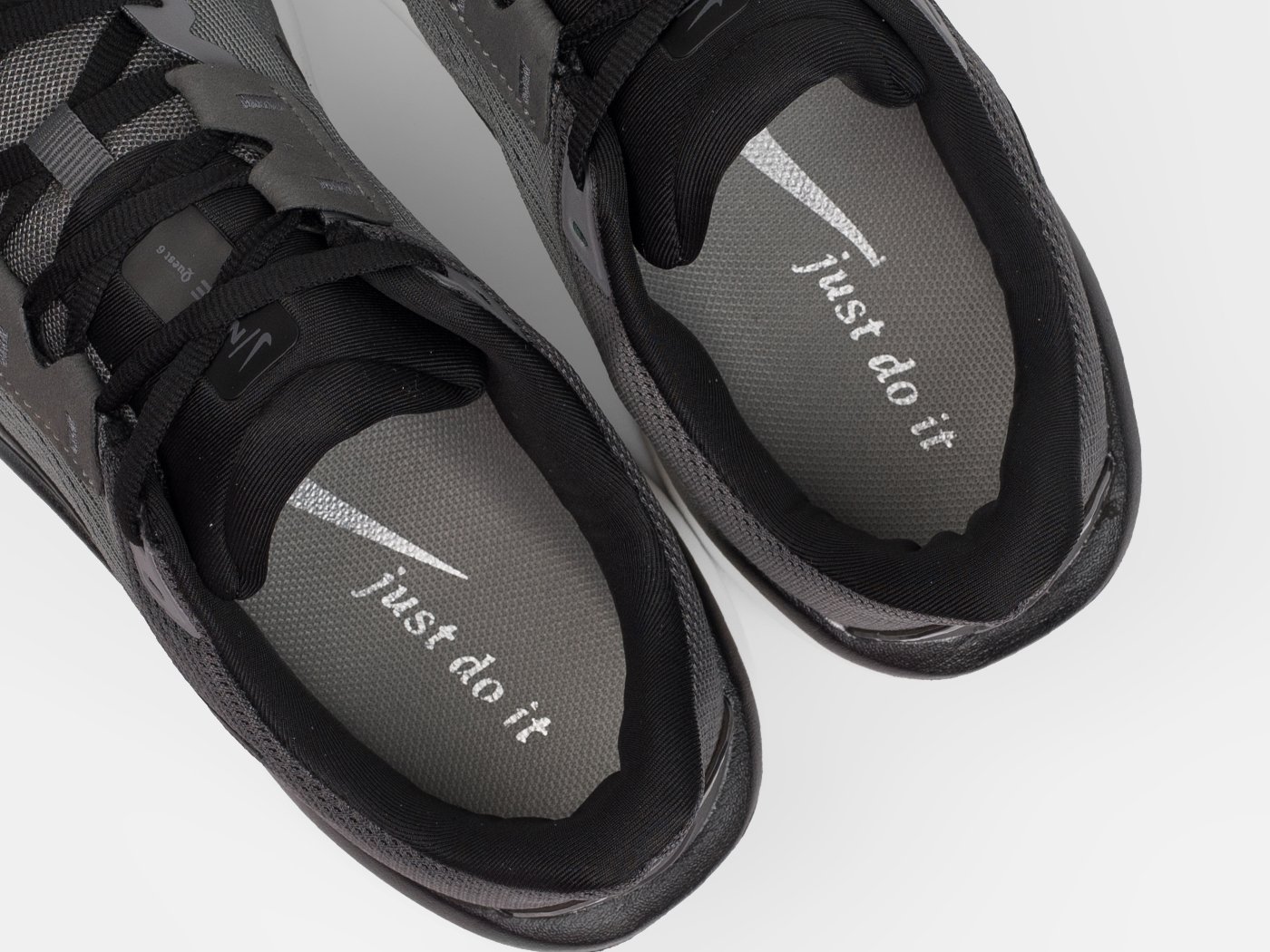 Кроссовки Nike