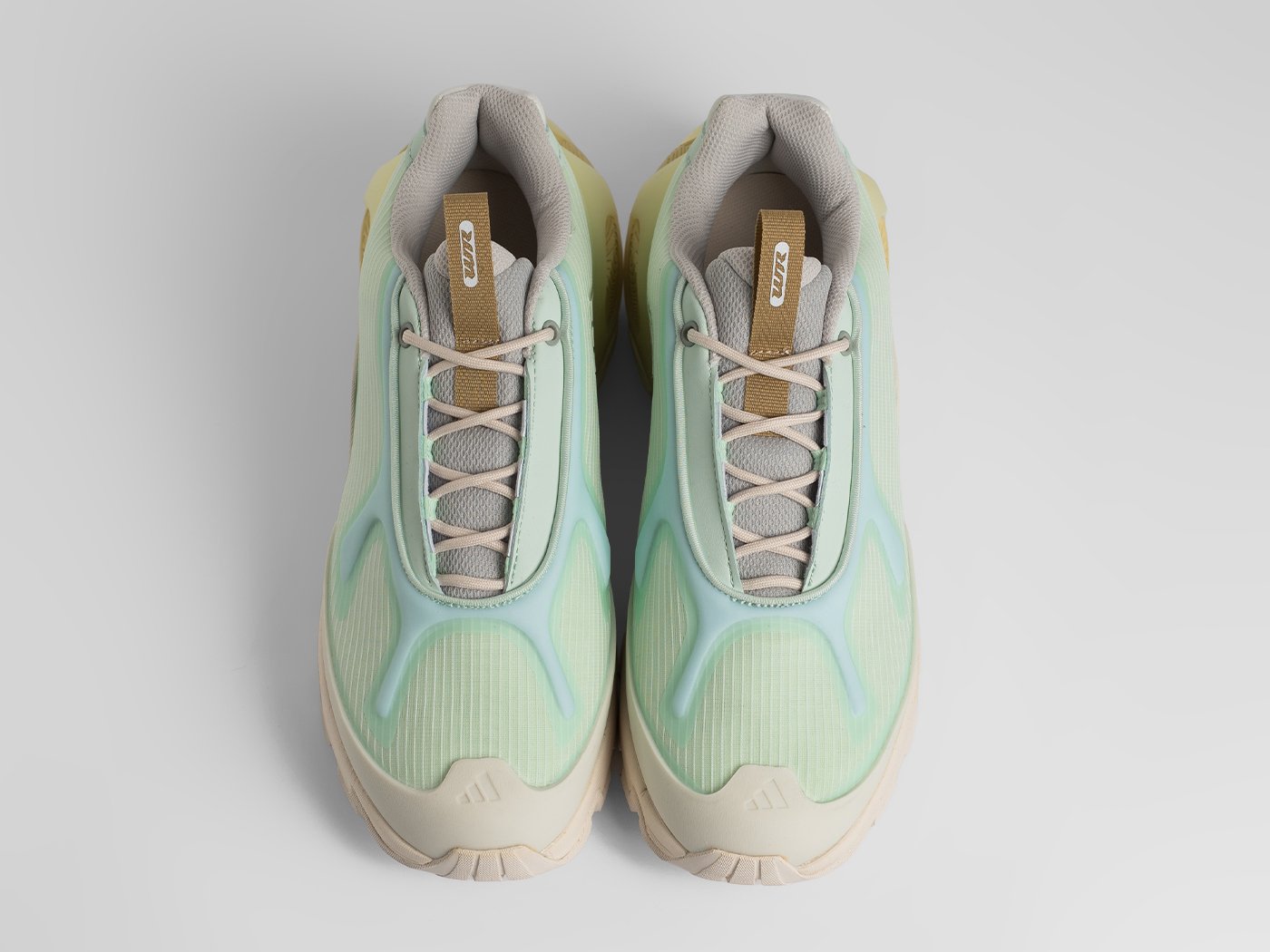 Кроссовки Adidas Edge Runner