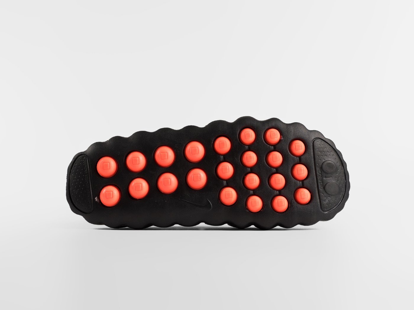 Сланцы Nike Mind 001