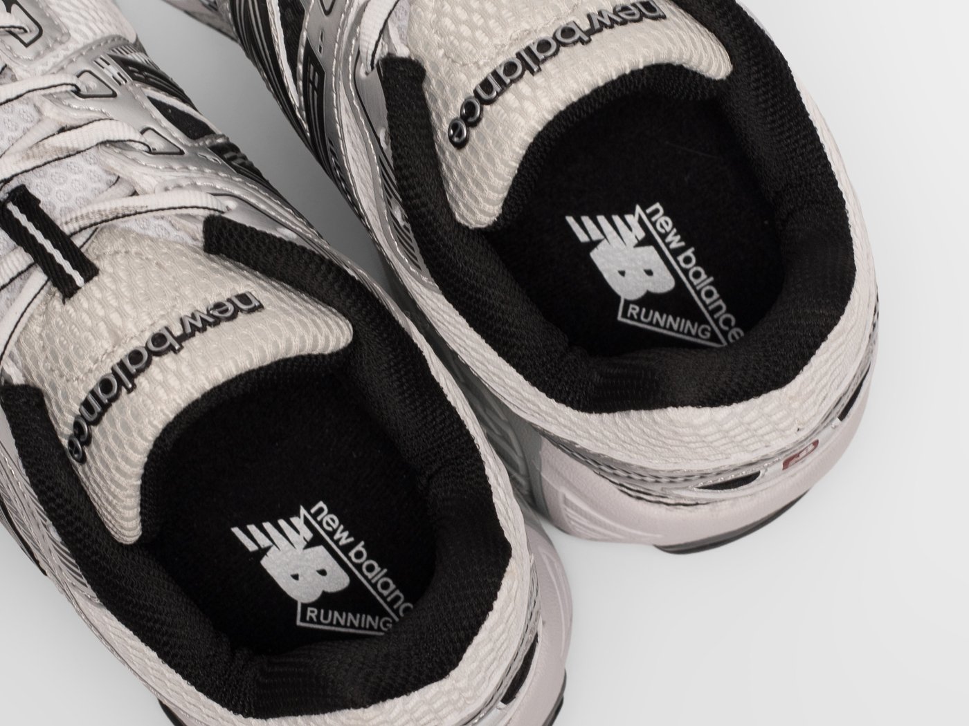 Кроссовки New Balance 860v2