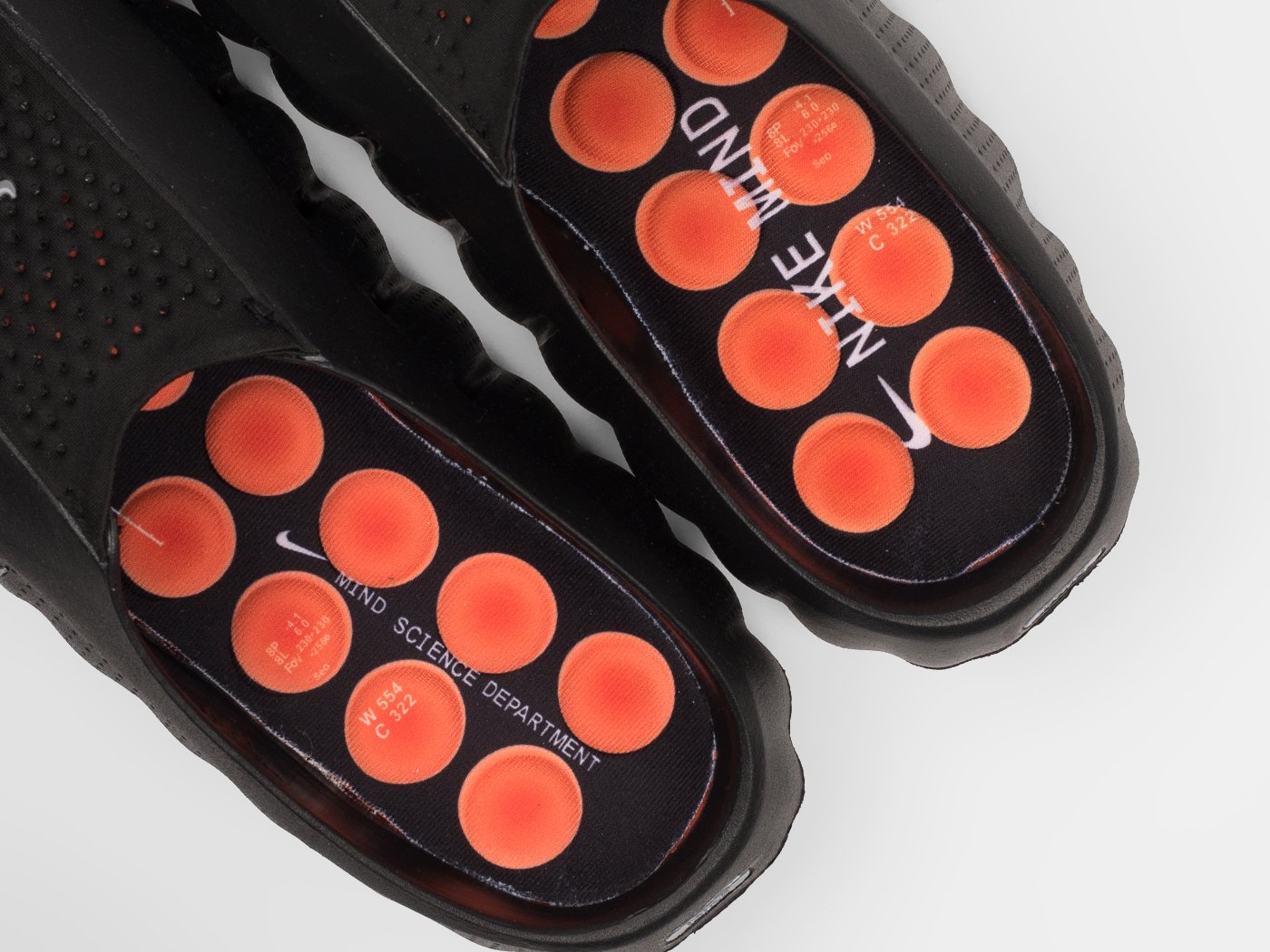 Сланцы Nike Mind 001