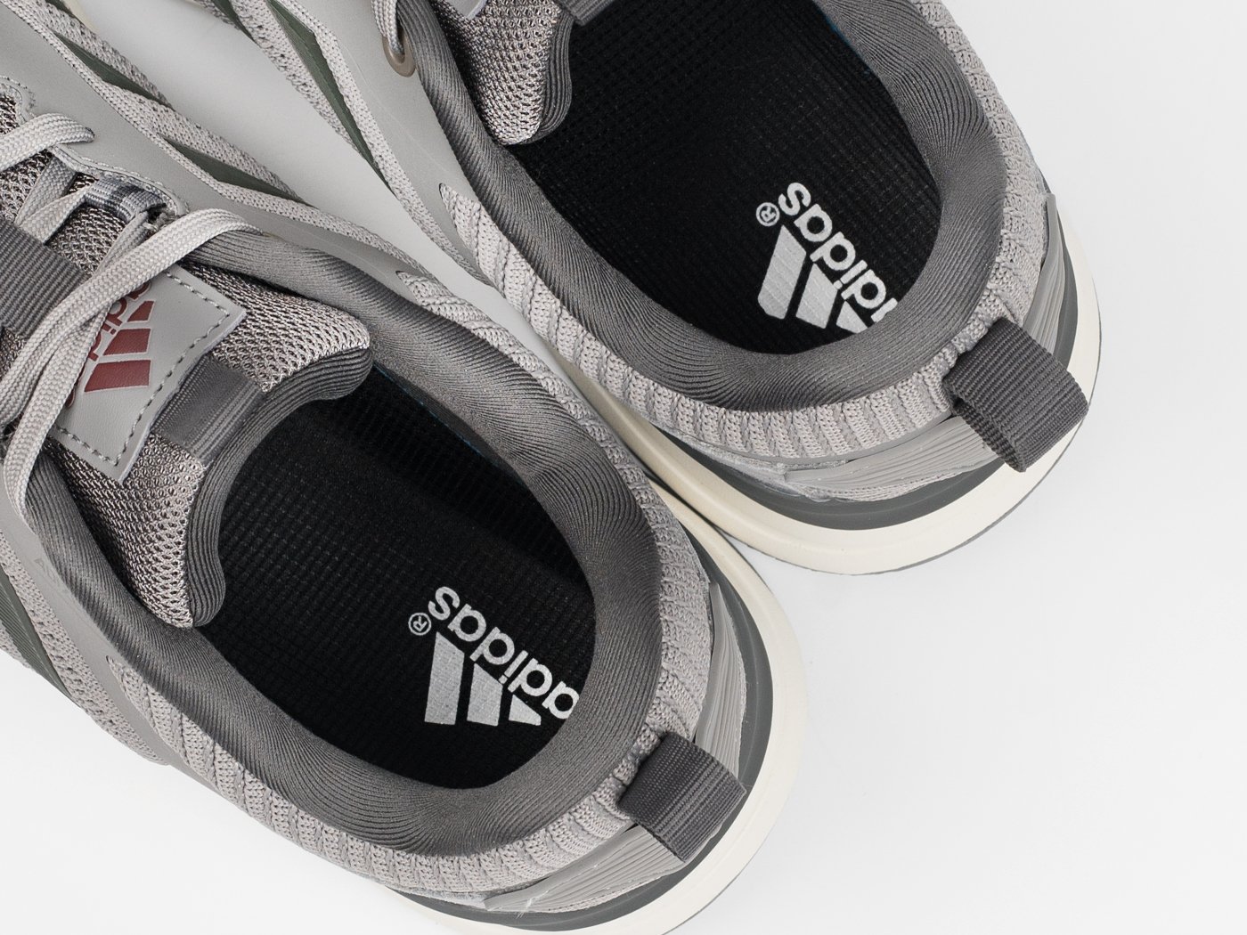 Кроссовки Adidas