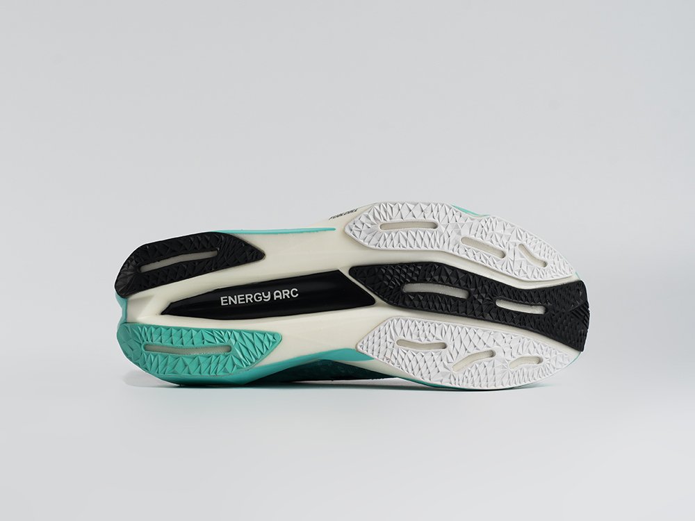 Кроссовки New Balance FuelCell Rebel V4