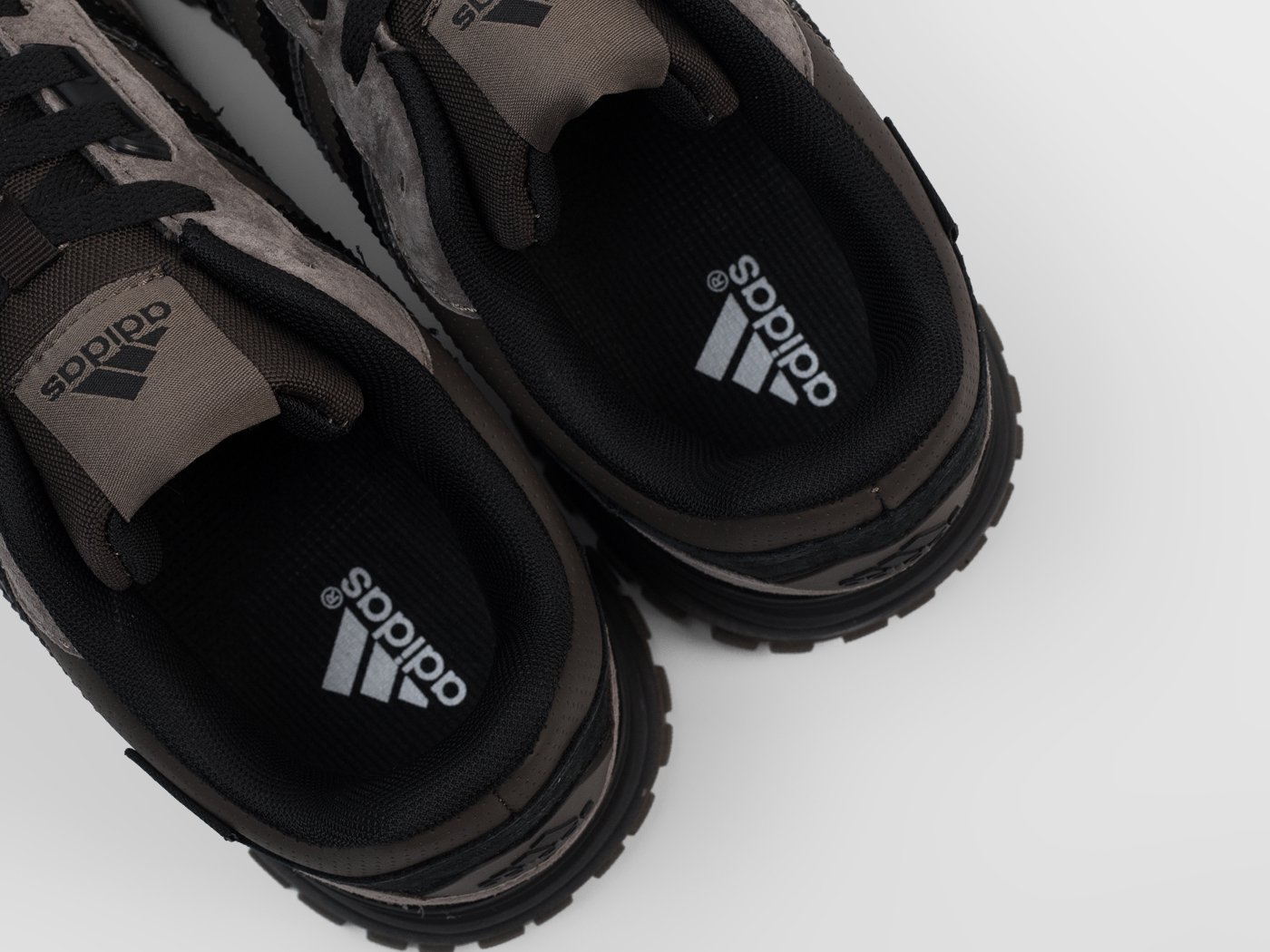 Кроссовки Adidas
