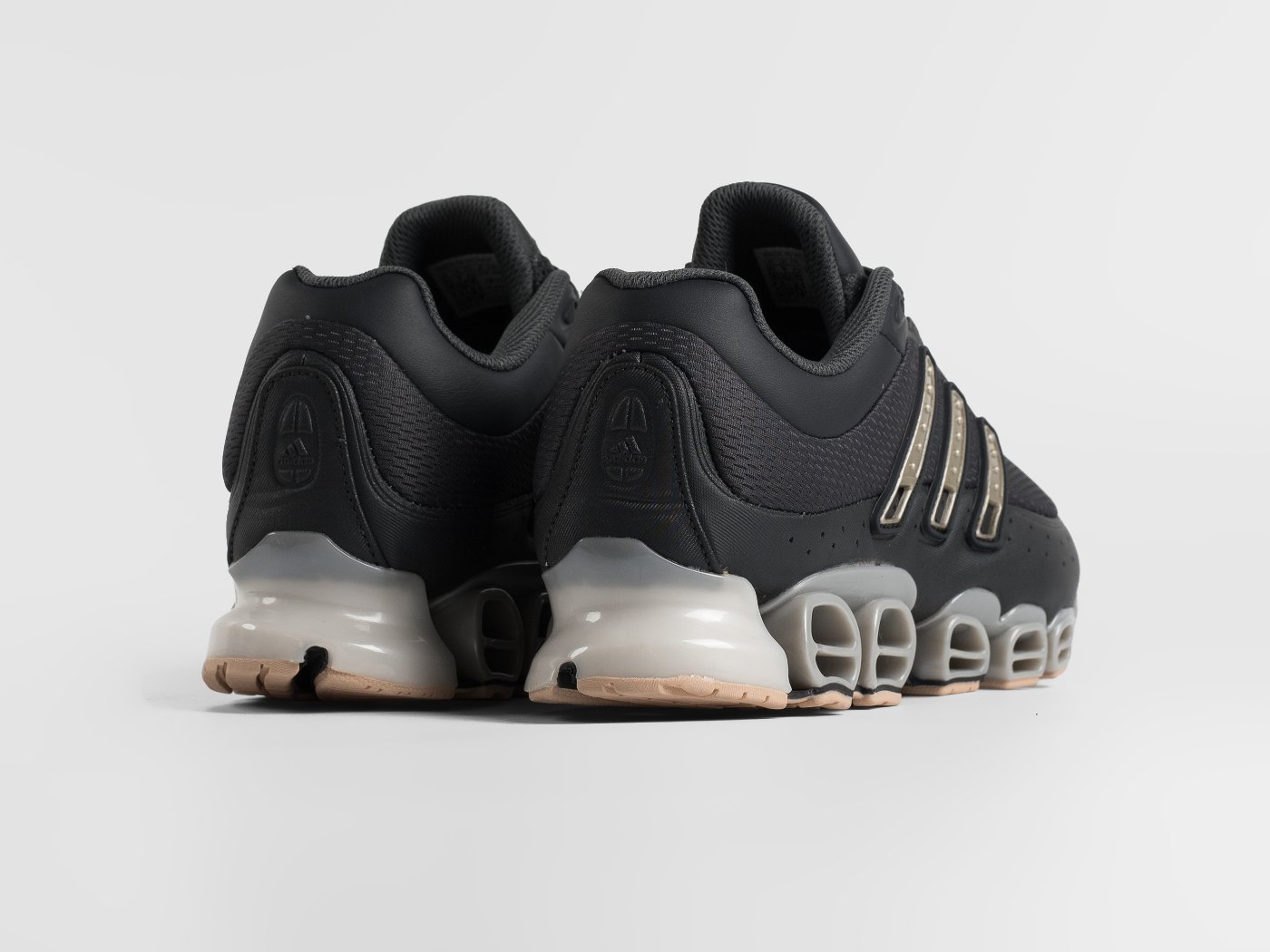 Кроссовки Adidas Megaride Pro