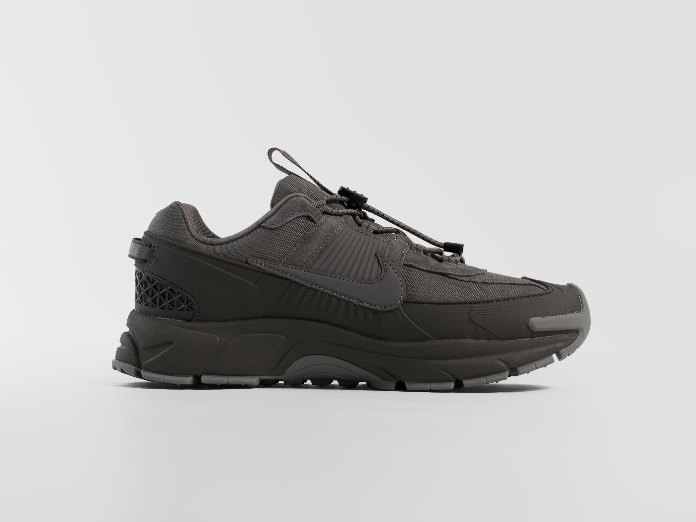Кроссовки Nike Zoom Vomero 5 Roam