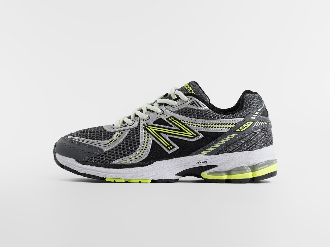 Кроссовки New Balance 860v2