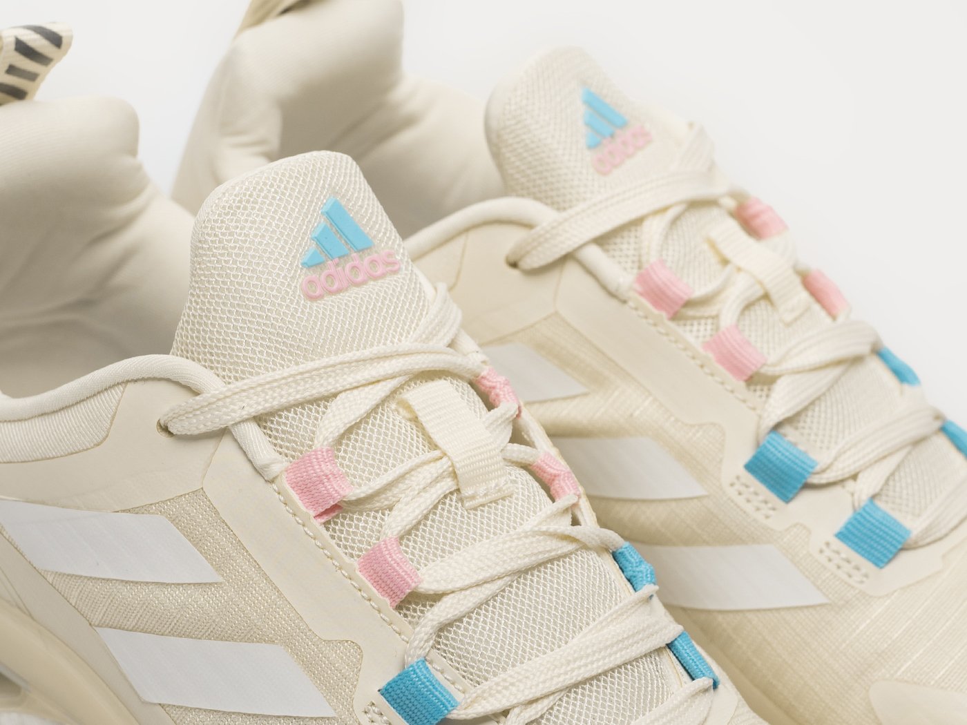 Кроссовки Adidas