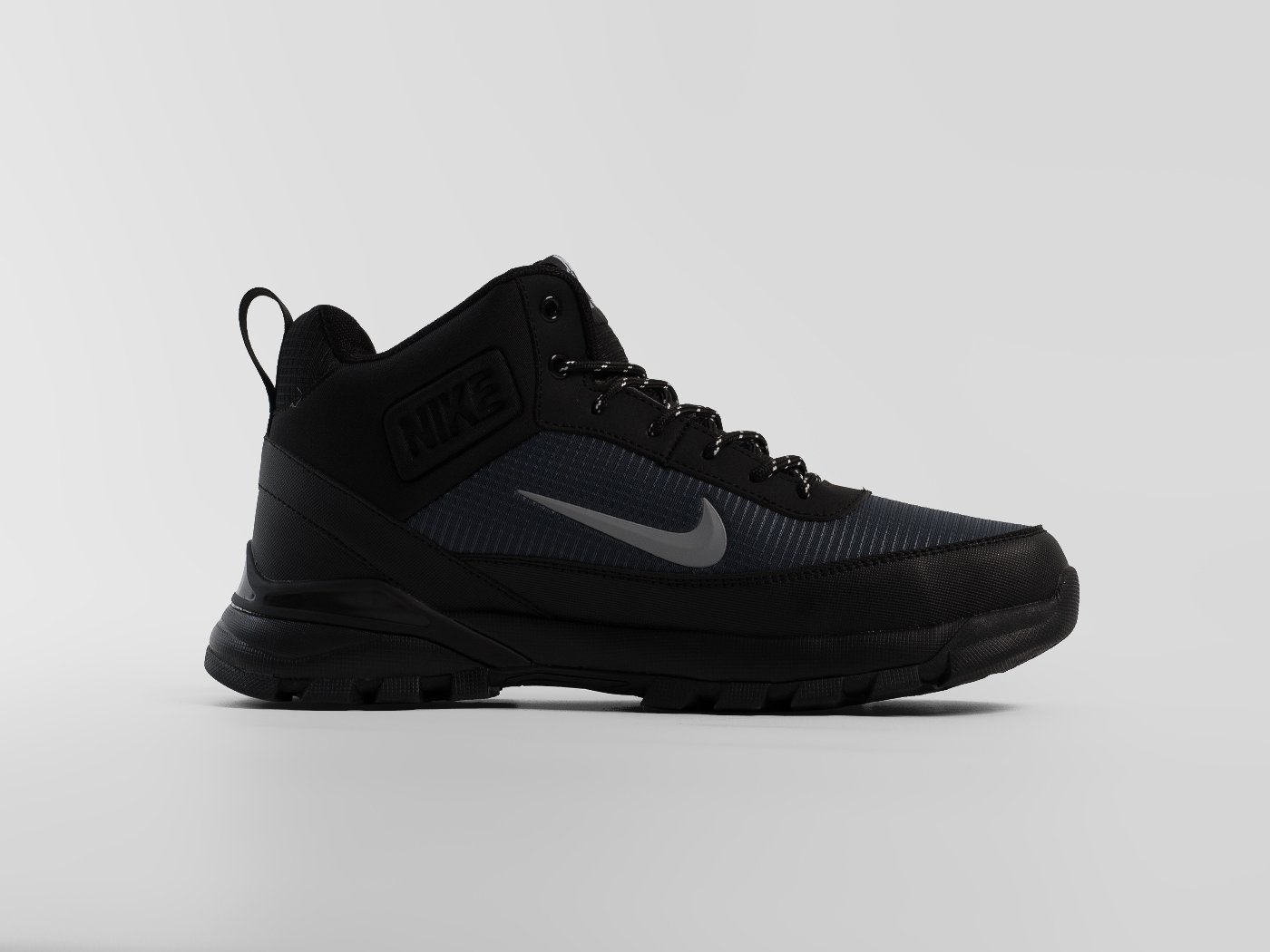 Зимние кроссовки Nike Rivah Mid