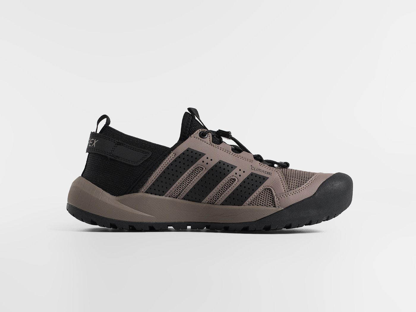 Кроссовки Adidas Daroga 25