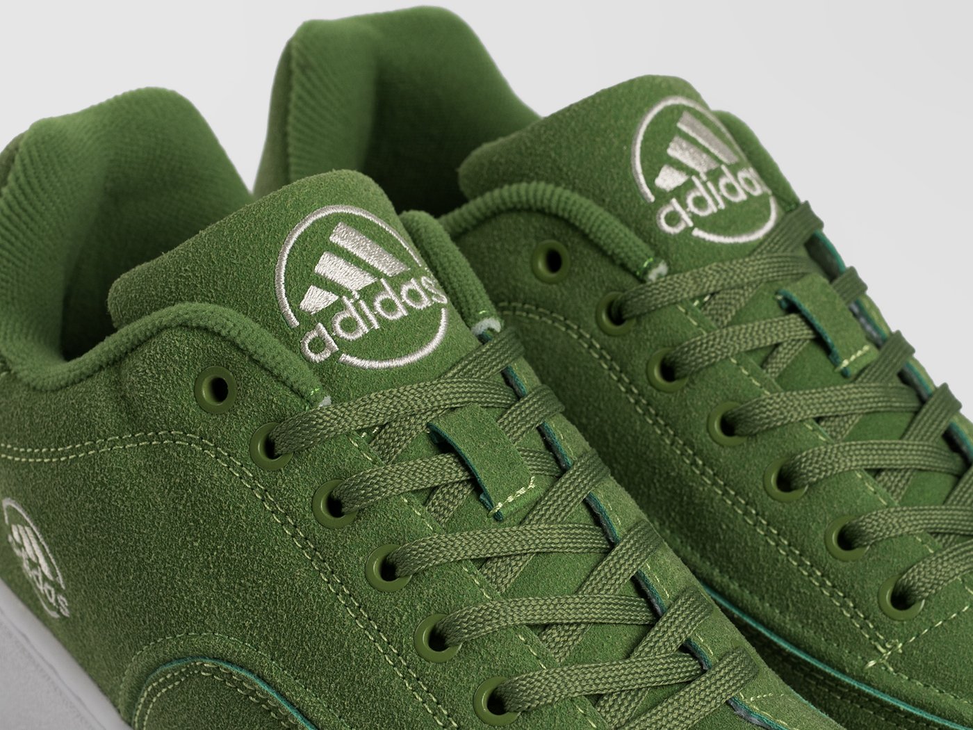 Кроссовки Adidas