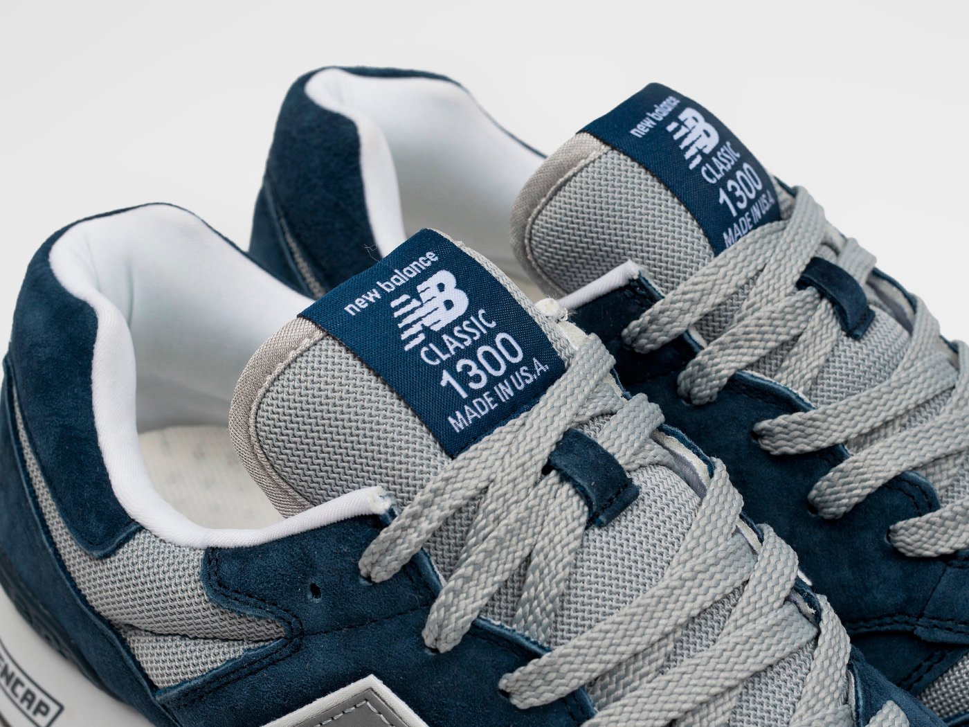 Кроссовки New Balance 1300