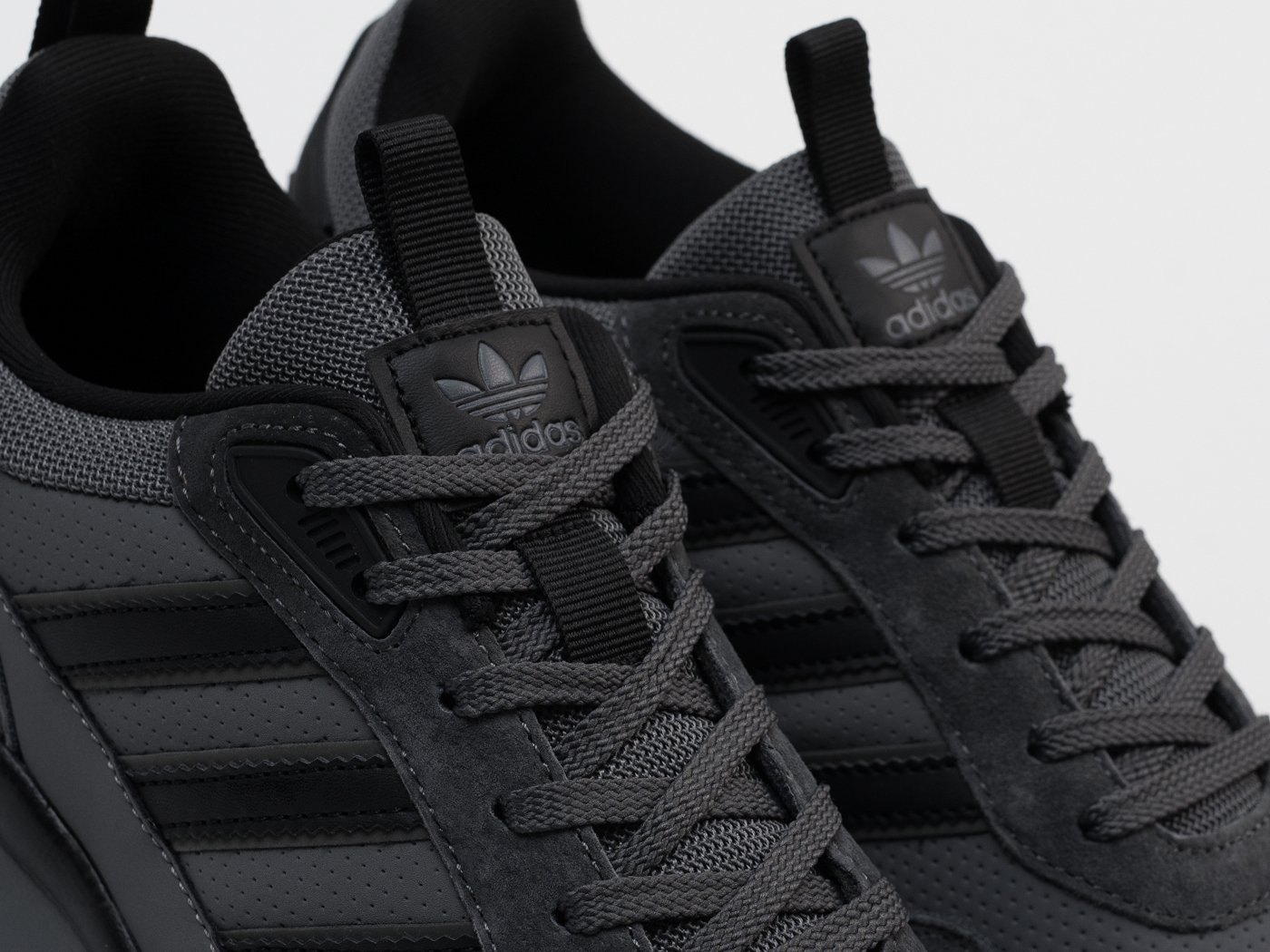 Кроссовки Adidas