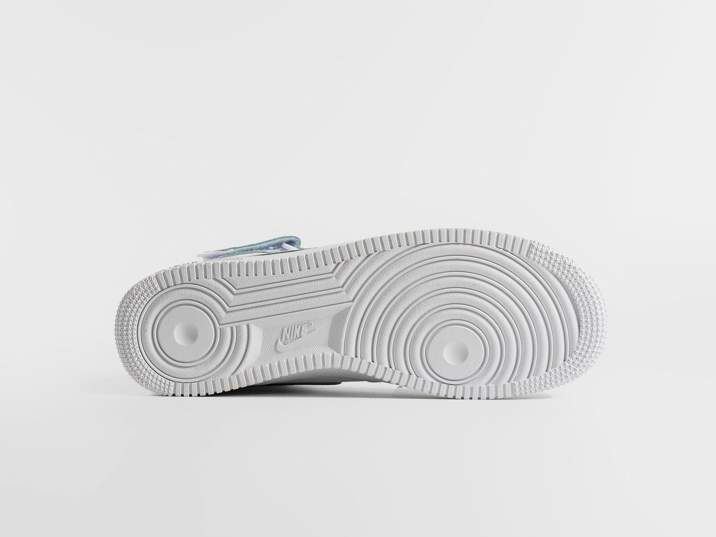 Кроссовки Nike Air Force 1 Mid