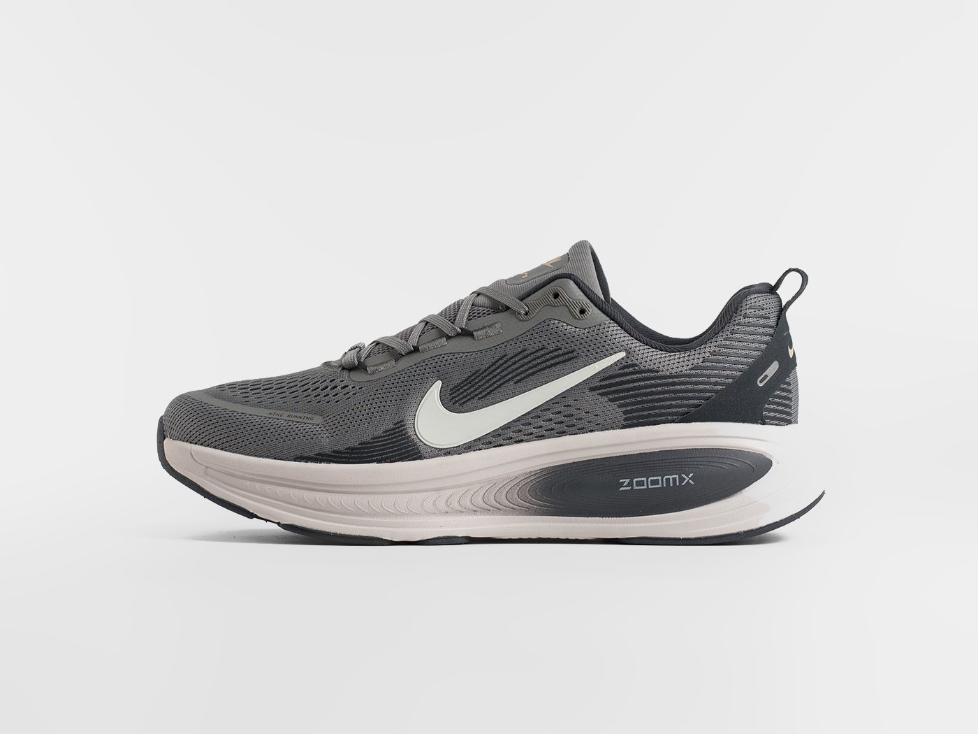 Кроссовки Nike Vomero 18