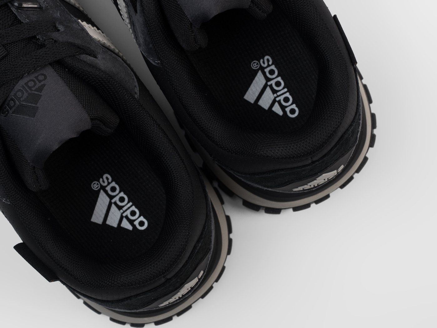 Кроссовки Adidas