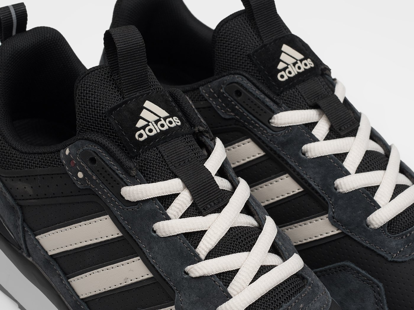 Кроссовки Adidas