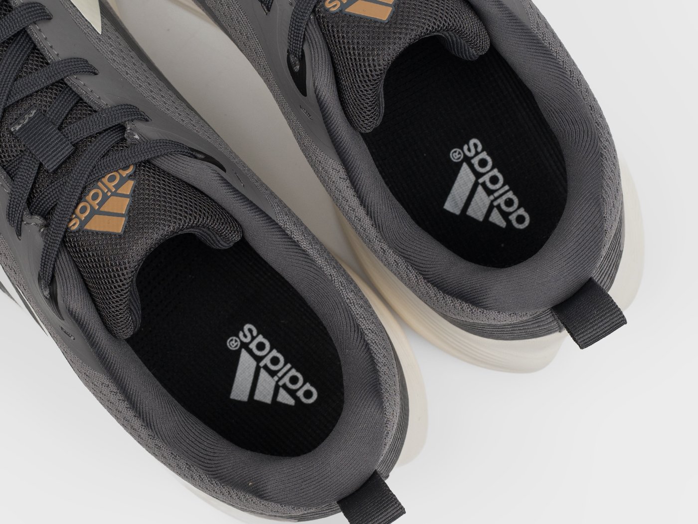 Кроссовки Adidas