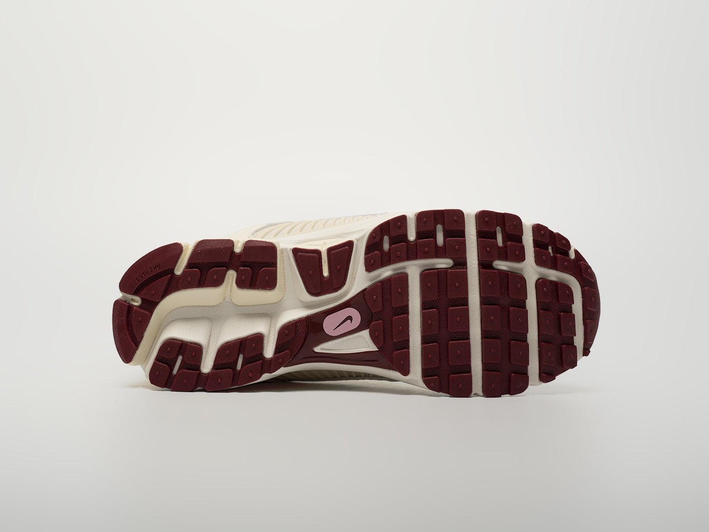 Кроссовки Nike Air Zoom Vomero 5
