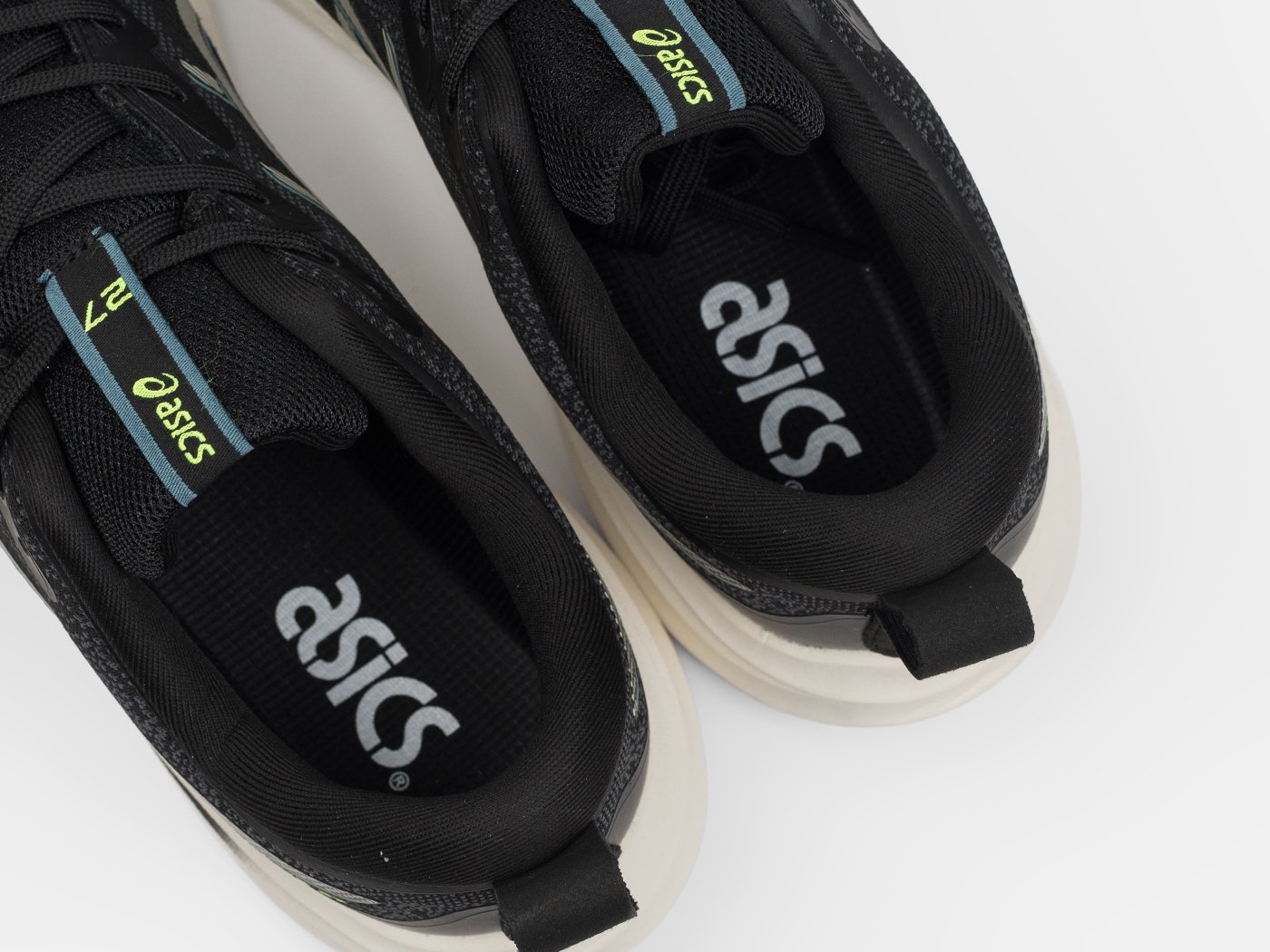 Кроссовки Asics